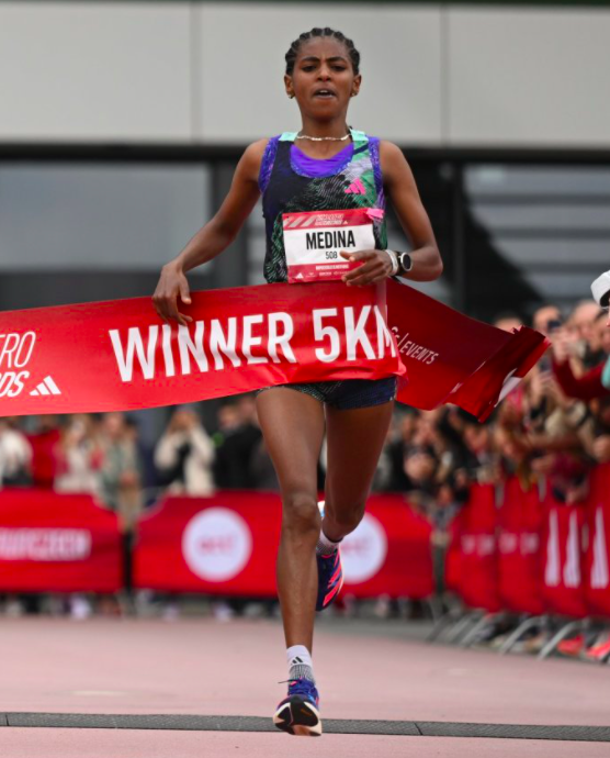 Runner Ethiopia phá kỷ lục thế giới U20 nữ cự ly 5km